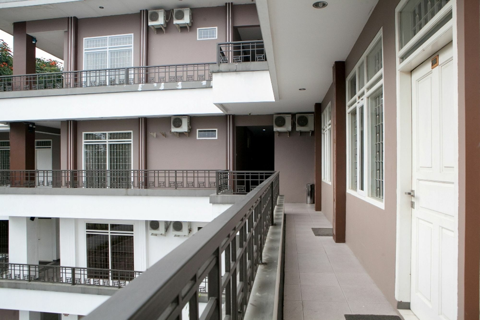 RedDoorz Plus near Sukajadi 2 Bandung Zewnętrze zdjęcie